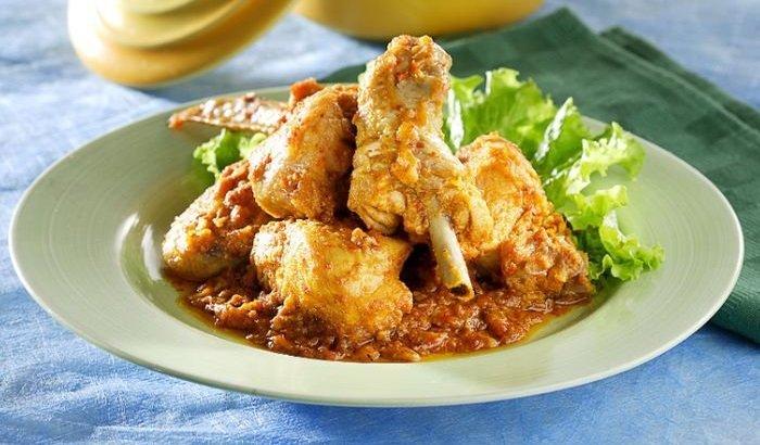 Rendang ayam.