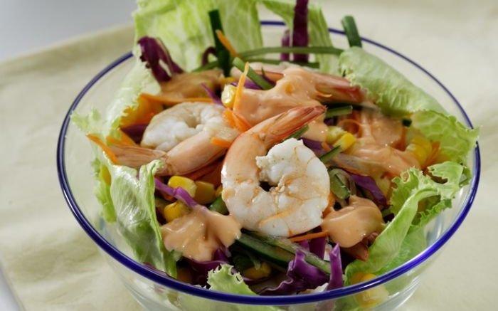 Salad sayur dan udang.