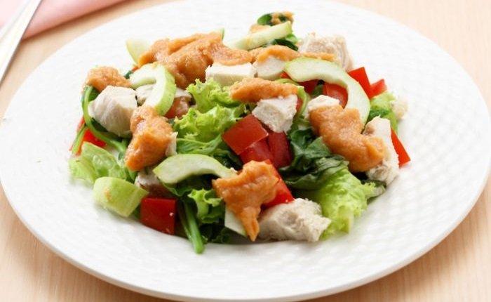 Salad sayur saus mayo.