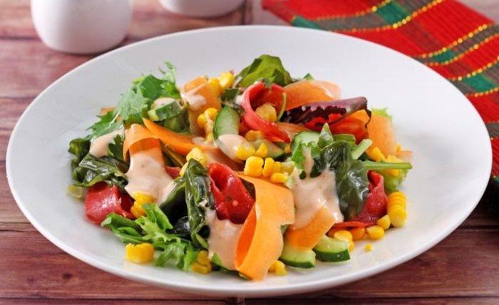 Salad sayur smoked beef.