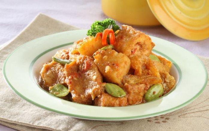 Sambal goreng campur.