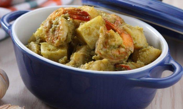 Sambal goreng kentang cabai hijau.