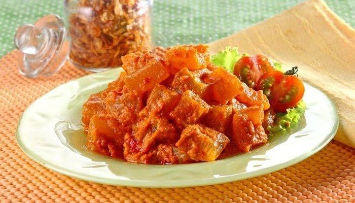 Sambal goreng kikil.