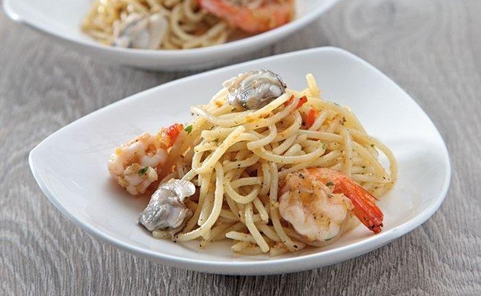 Shrimp clam aglio olio.
