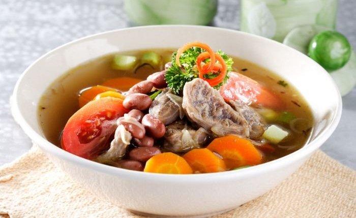 Sop daging kacang merah.