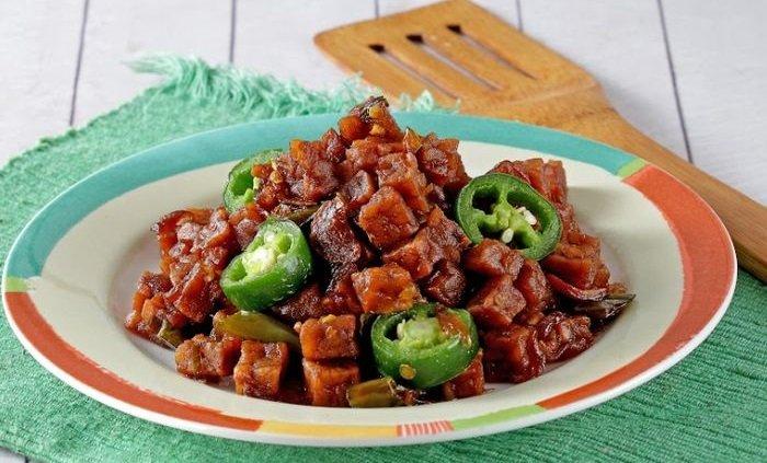 Tempe masak cabai gendot.