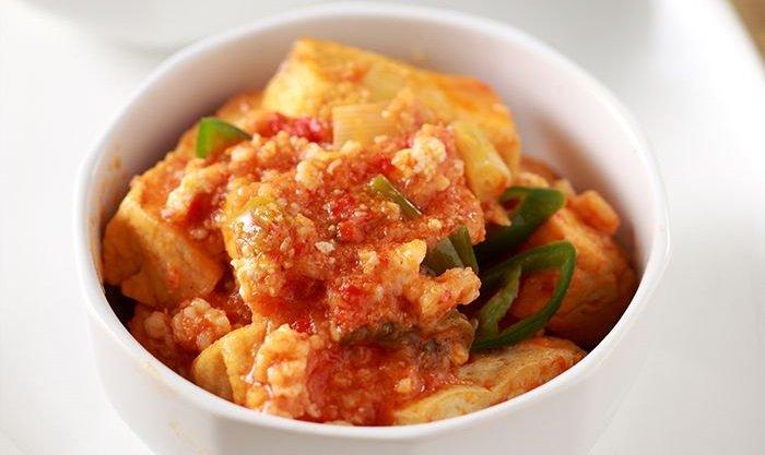 Tumis tahu pedas.