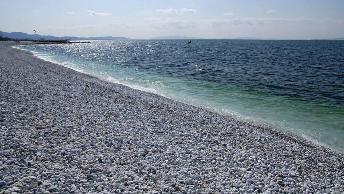Rinku Marble Beach, satu pantai terbaik di Osaka Jepang yang menarik buat kamu kunjungi saat Musim Panas.