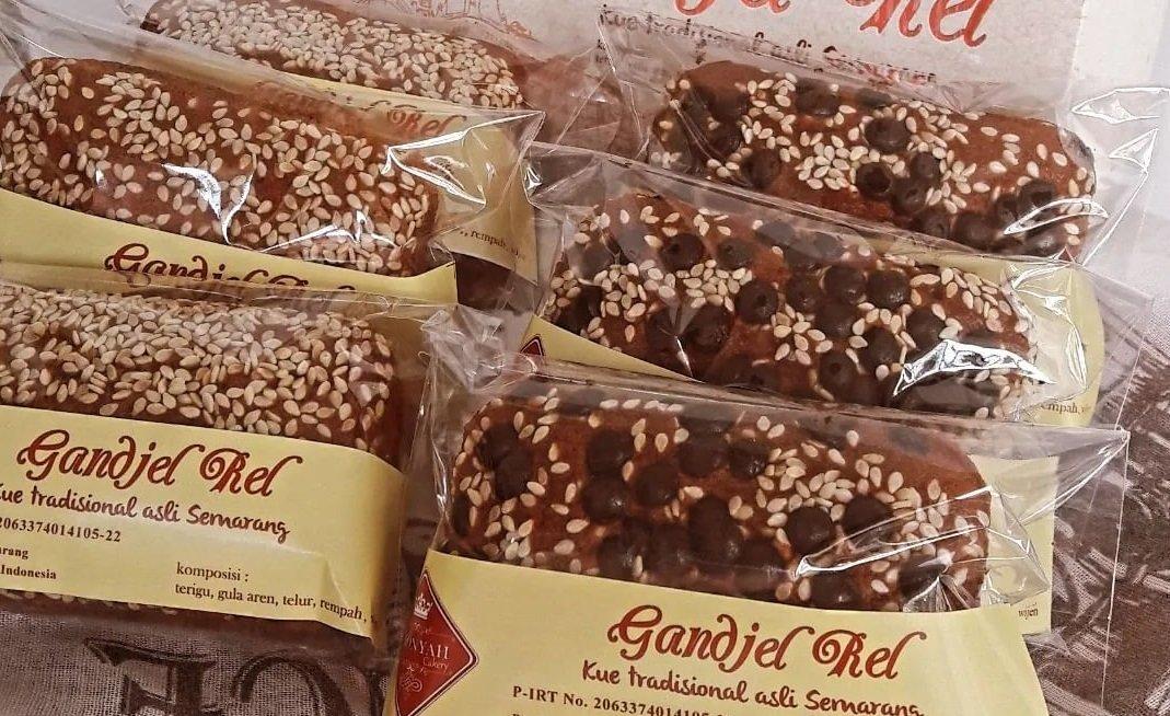 Roti ganjel rel Nyonyah Cakery Semarang.
