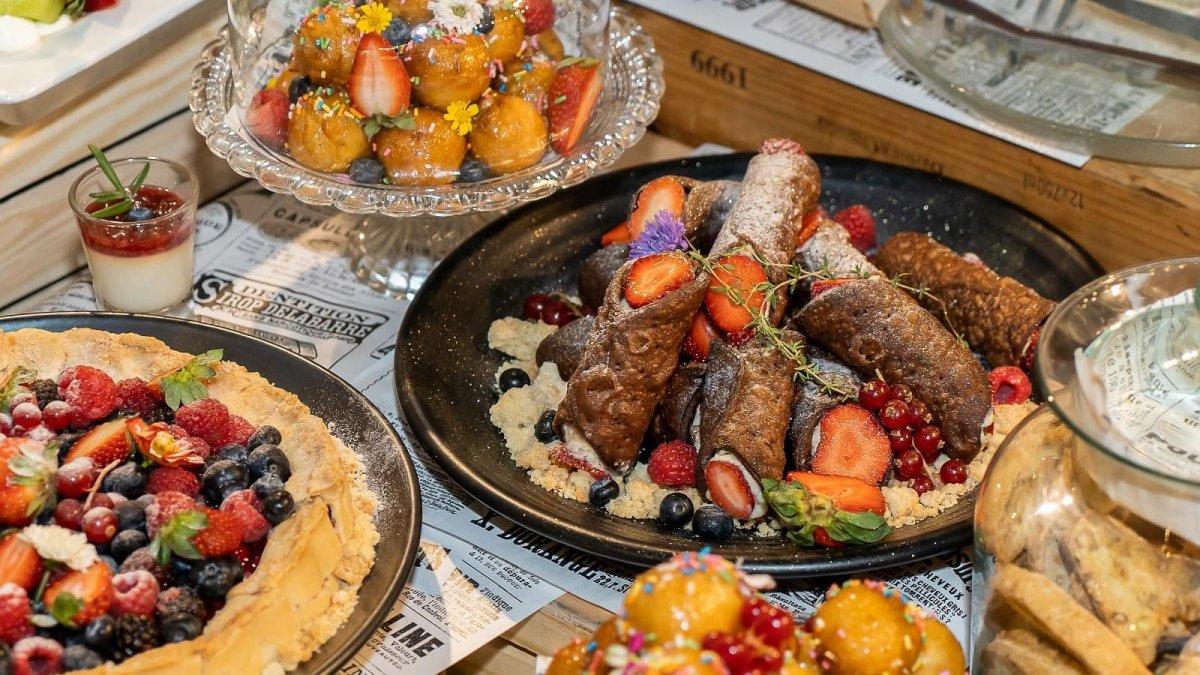 Royal Orchid Sheraton Hotel & Towers, satu tempat terbaik di Bangkok Thailand buat merayakan Natal 2023.