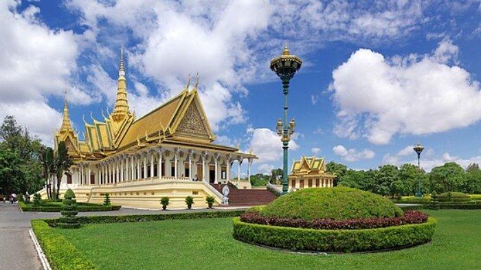 Royal Palace Phnom Penh atau Istana Kerajaan di Phnom Penh Kamboja.