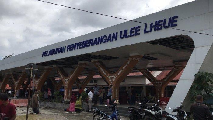 Ruang tunggu di Pelabuhan Ulee Lheue, Banda Aceh, Aceh