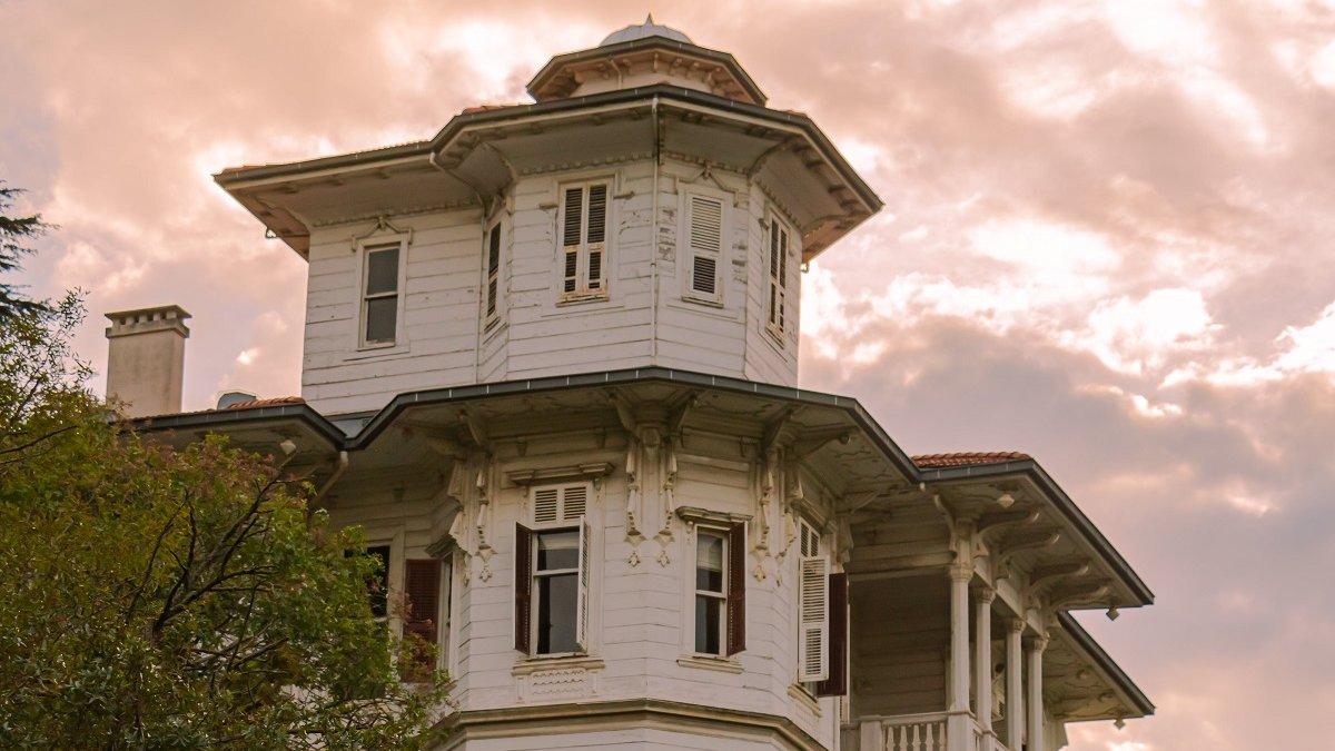 Rumah Cemil Molla, satu tempat wisata di Turki yang terkenal berhantu.