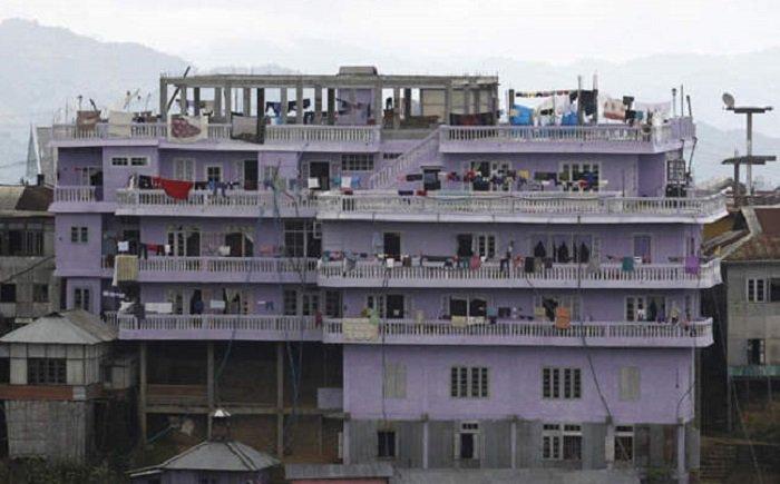 Potret rumah bagi keluarga terbesar di dunia, penghuninya sebanyak 199 orang.