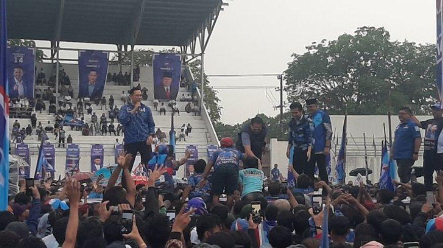 SBY dan AHY kampanye di Stadion Semeru Lumajang, Jumat (26/1/2024).