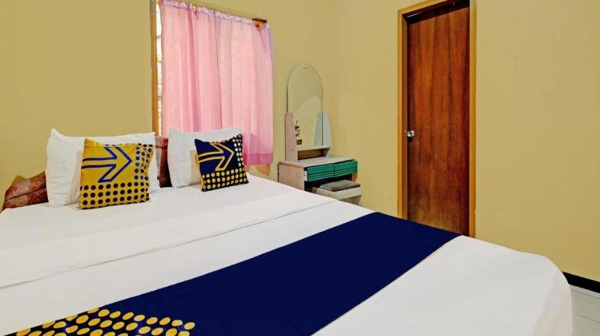 SPOT ON 92408 Hotel Renata 2.