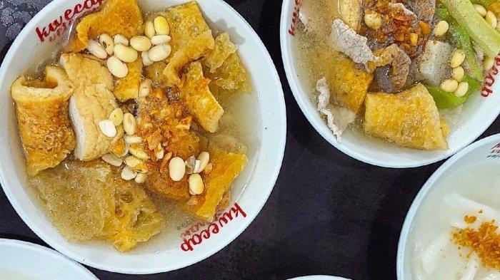 Sajian menu di warung Kwecap Veteran Pontianak, Kalimantan Barat.