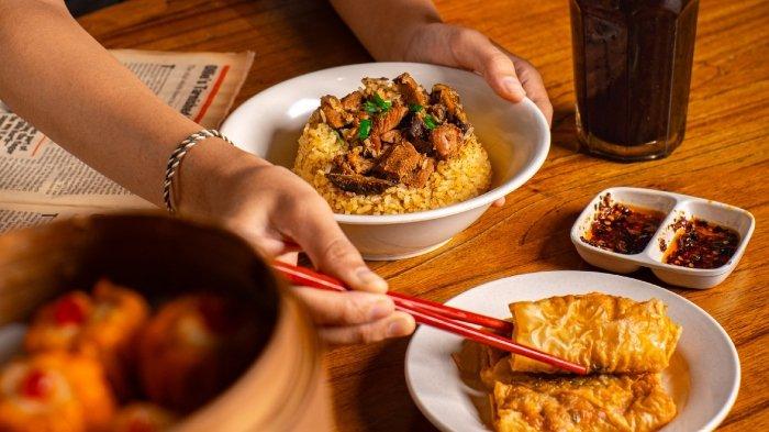 Sajian mi chili oil di Uncle Bao Mie dan Dimsum Semarang, Jawa Tengah.