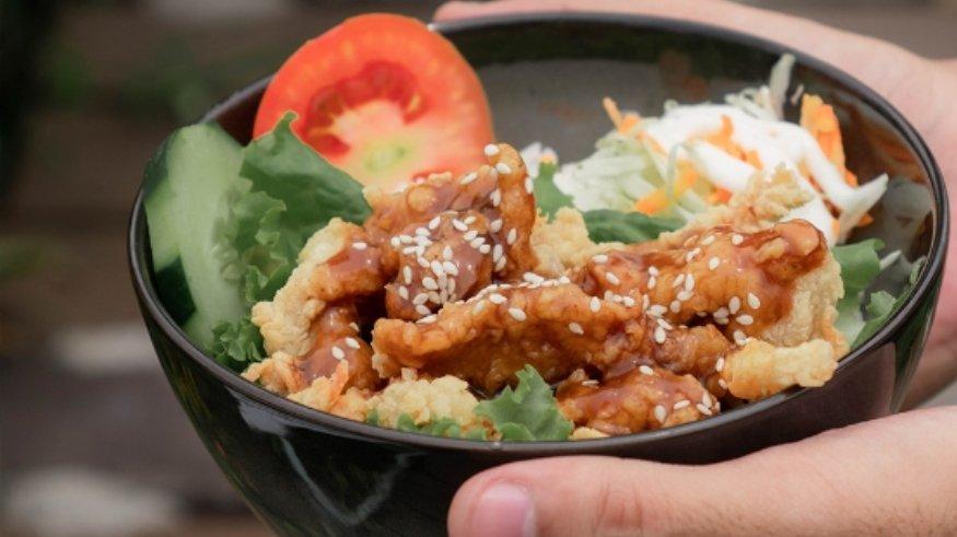 Sajian rice bowl di Warung Joglo Bu Rini.