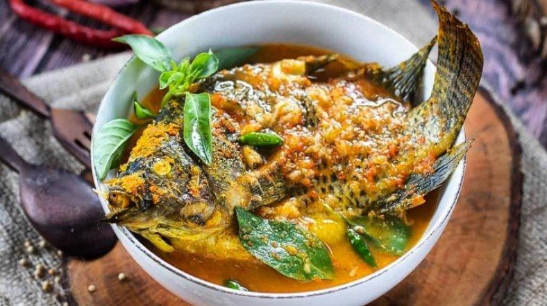 Sajian tempoyak nila di Restoran Pindang 77 Bengkulu.