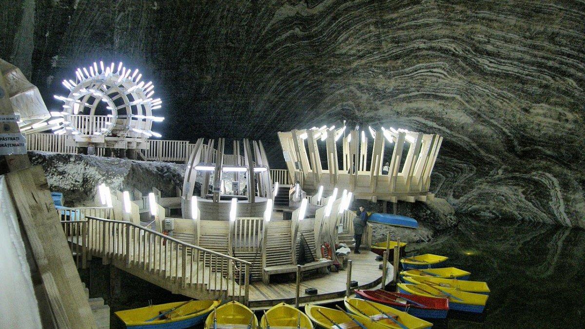 Salina Turda yang ada di dalam tambang