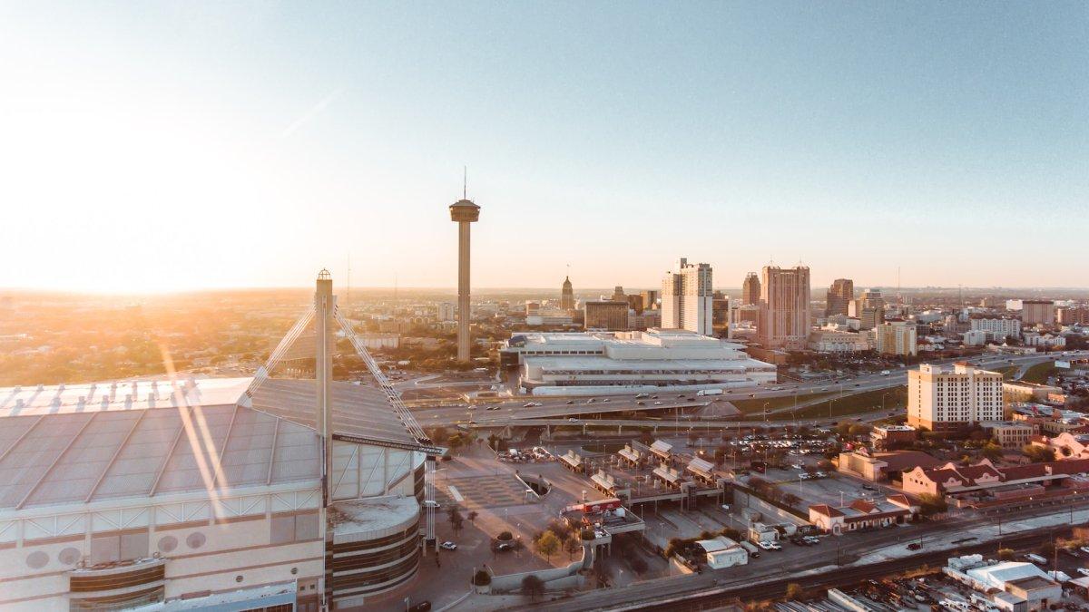San Antonio, satu kota paling terjangkau di Amerika Serikat buat liburan hemat.