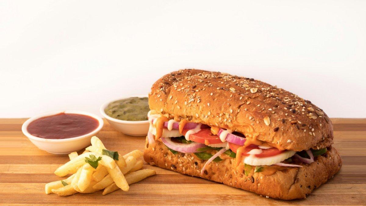 Sandwich, satu makanan terbuat buat sarapan yang sebaiknya kamu hindari.