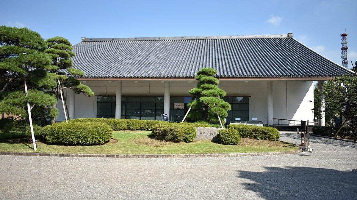Museum Koleksi Kekaisaran, Sannomaru Shozokan, satu tempat wisata terbaik sekitar Istana Kekaisaran Jepang.