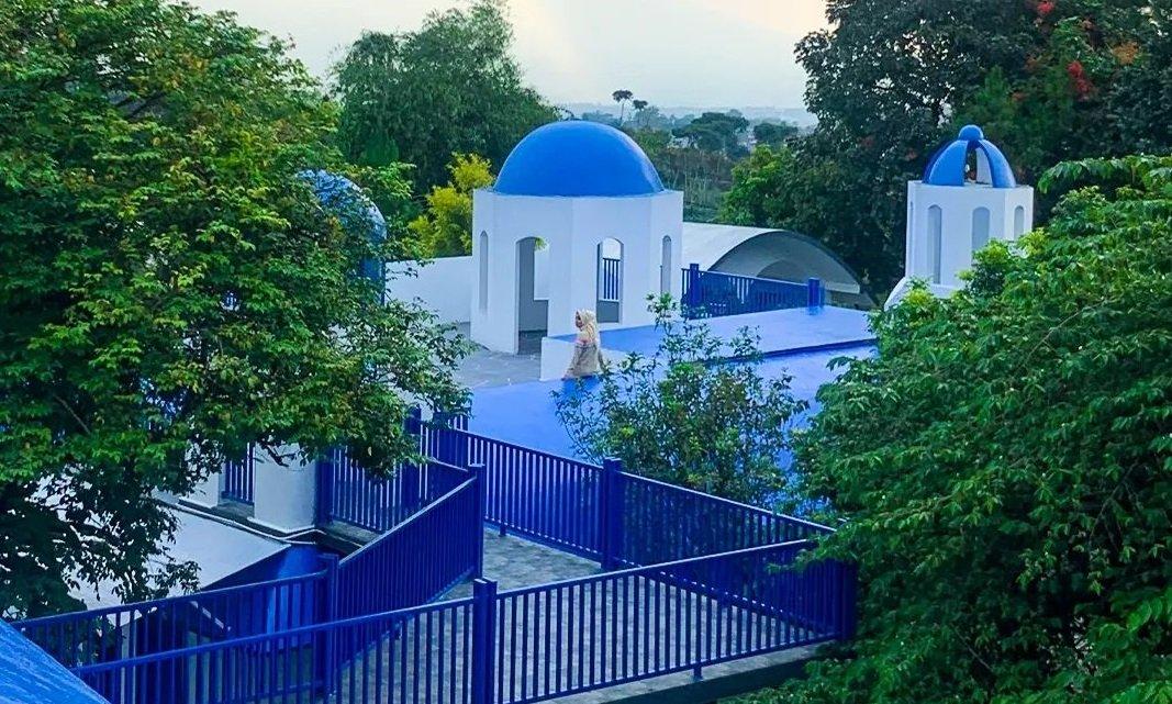Santorini Hotel di Cisarua Green World Adventure, Bogor, Jawa Barat.