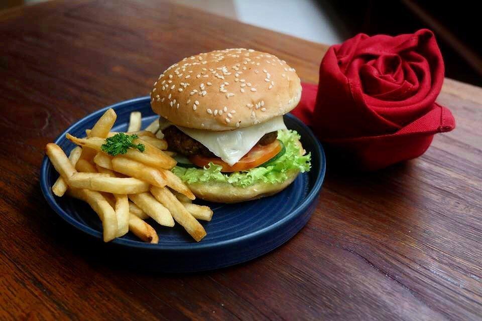 Sare Hotel, satu hotel di Jogja yang menawarkan paket bukber all you can eat.
