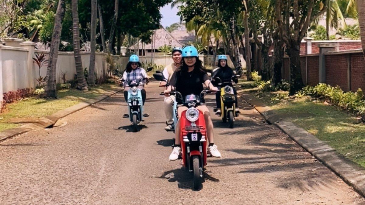 Satu aktivitas seru yang bisa kamu lakukan bersama anak-anak di Tanjung Lesung, Banten.