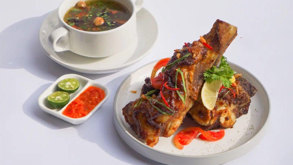 Satu menu makanan di restoran Bukit Sunset Hill, Sukabumi, Jawa Barat.