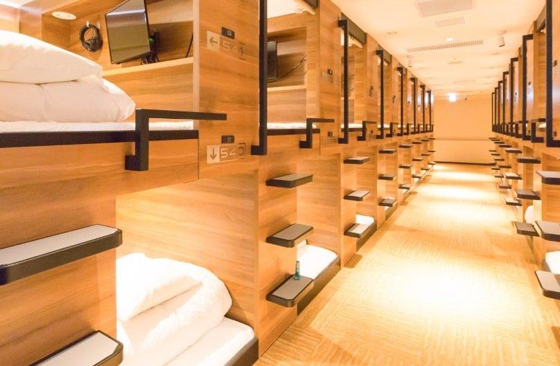 Sauna & Capsule Hotel Amza, satu hotel kapsul terbaik di Osaka Jepang.