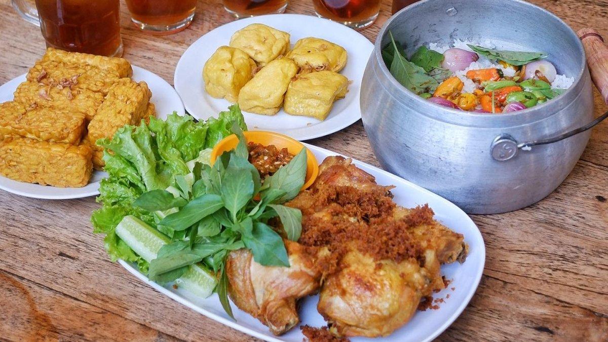 Saung Bandung Garden Resto, satu resto di Solo dan sekitarnya yang menawarkan paket bukber Ramadan 2024.
