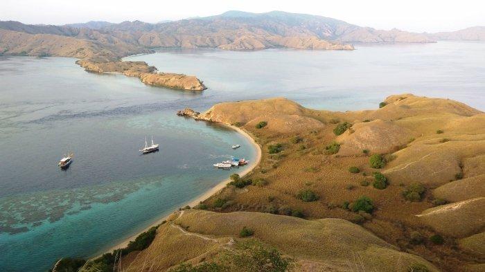 Pulau Gili Lawa, tempat wisata populer di Labuan Bajo, Nusa Tenggara Timur.