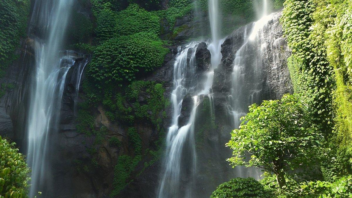 Sekumpul Waterfall, satu air terjun terbaik di Bali buat liburan akhir pekan.