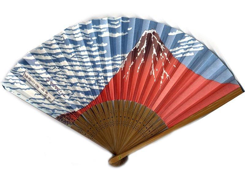 Sensu, satu oleh-oleh yang wajib dibawa pulang dari Jepang.