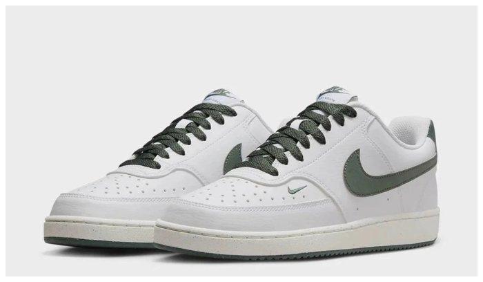 Sepatu sneakers untuk traveling, produk dari Nike Court Vision