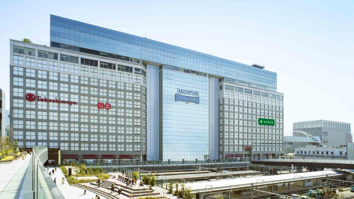 Shinjuku Takashimaya, satu toko Disney di Tokyo Jepang buat berburu oleh-oleh yang unik dan eksklusif.