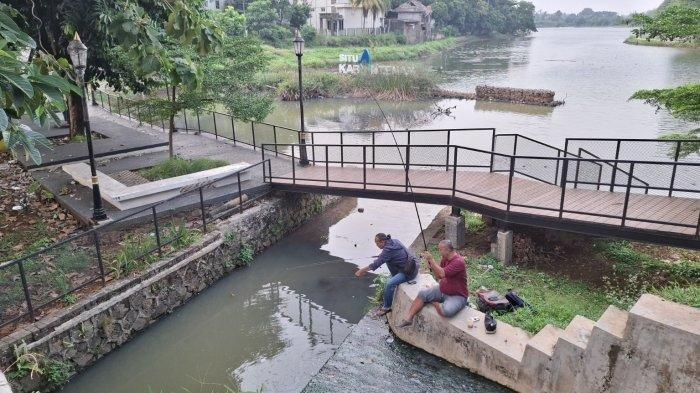 Situ Kebantenan berlokasi di Jalan Raya Tegar Beriman, Cibinong, Kabupaten Bogor, Jawa Barat.