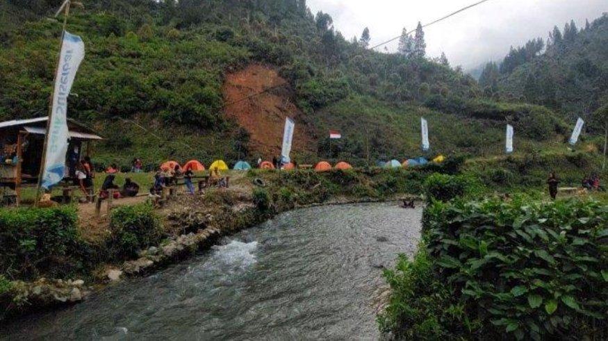 Suasana destinasi wisata Sivin Camp di Dusun Karangan, Desa Latimojong, Kecamatan Buntu Batu, Kabupaten Enrekang.