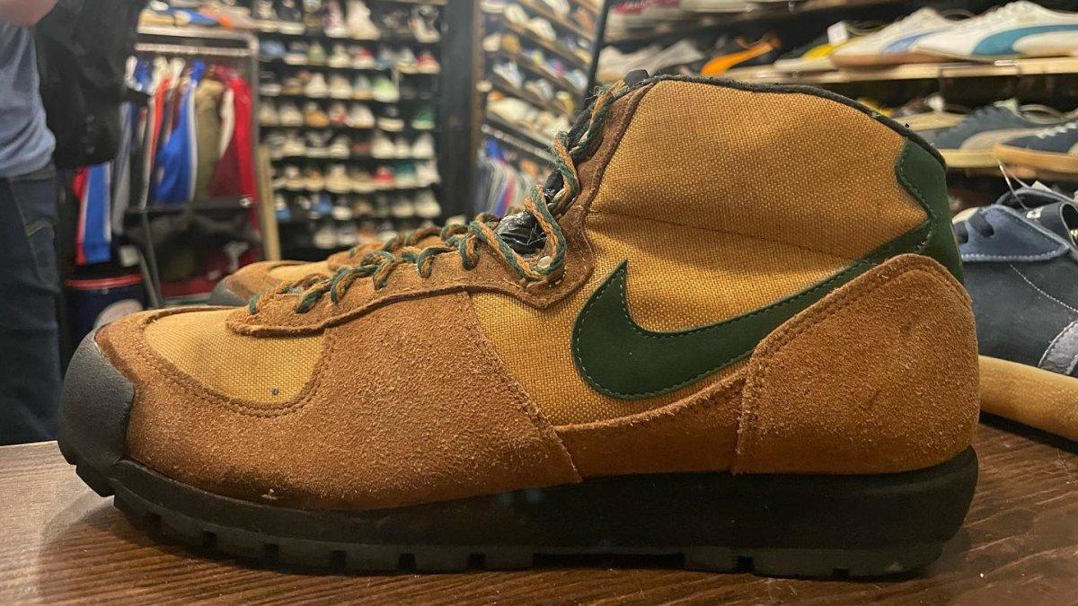 Soma Shimokitazawa, satu toko sneaker terbaik di Tokyo Jepang buat kamu yang mencari oleh-oleh unik.