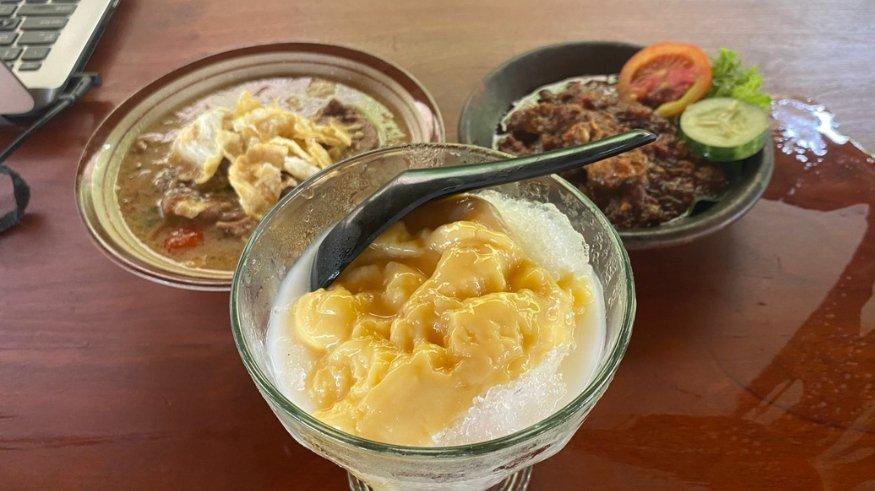 Sajian es durian di Sop Buntut Haji Wongso Magelang, Kamis (28/12/2023).
