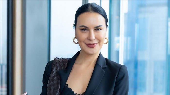 Foto Masa Muda Sophia Latjuba di Usia 21, Jadi Model Sampul Majalah