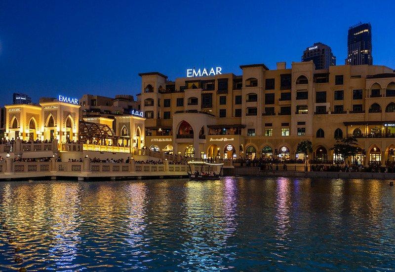 Souk al Bahar, satu tempat terbaik untuk menyaksikan Kembang Api Burj Khalifa 2024.