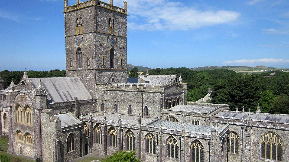St. Davids, satu kota dengan jumlah penduduk paling sedikit di dunia, dan apa yang membuatnya benar-benar istimewa.