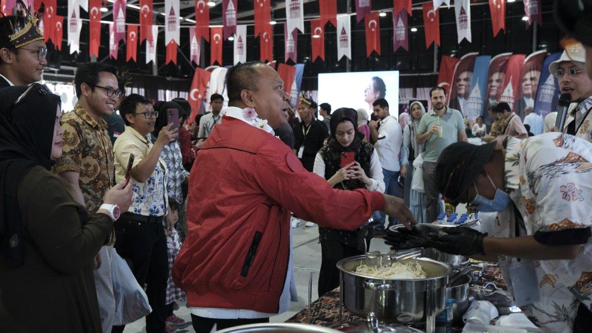 Suasana Pasar Senggol Turkiye 2024 di Hasköy Kültür ve Sanat Göster Merkezi, Istanbul, Turki.