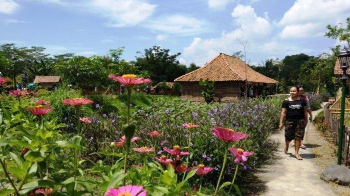 Suasana Puri Mataram salah satu objek wisata di kawasan Kampung Flory, Sleman, Jogja.