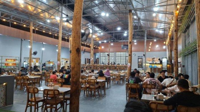 Suasana Warung Mie Aceh Bang Ari di Jalan Palmerah Utara, No 62, Kecamatan Palmerah, Jakarta Barat pada Sabtu (18/5/2024).
