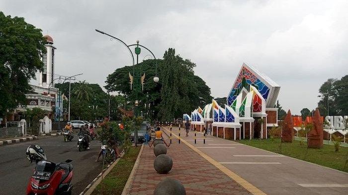 Suasana di Alun-alun Subang.
